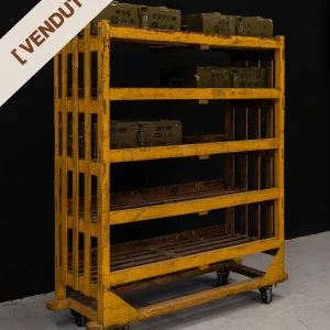 Carrello con ripiani